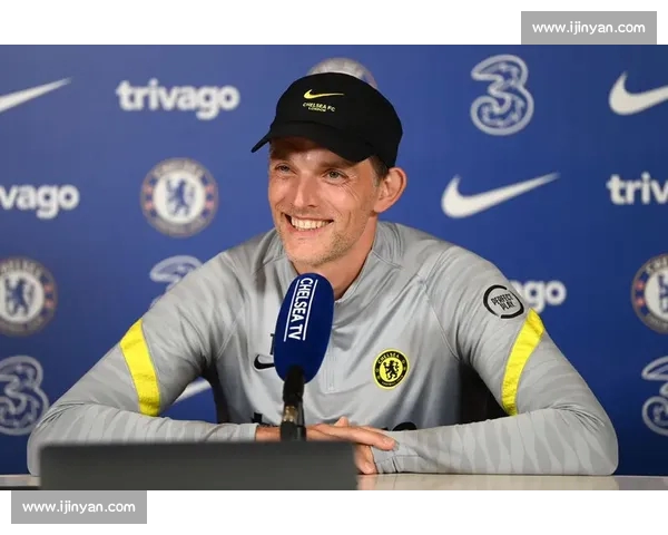 《足球新闻观察：全球赛事聚焦与最新转会动态解析》